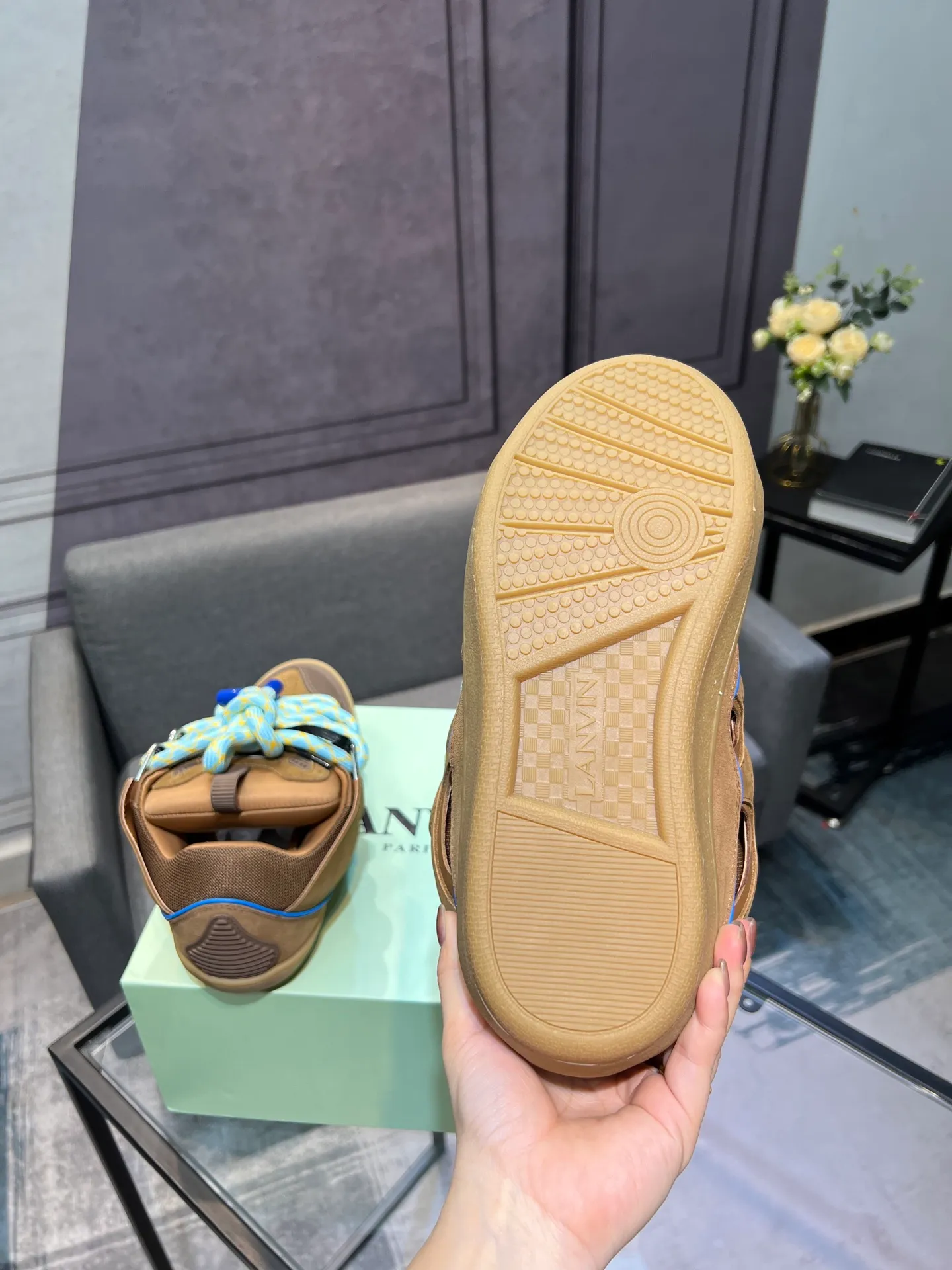 Men's men's shoes💰780 [LANVIN] Latest lace-up fashionable casual sneakers for couples High-quality CLAY couple series‼ ️ The latest trendy products of the season 🌈Many bloggers have planted grass and purchased the original open-mold customization. The upper and outsole are sewn with mark threads without edge sealing. Multiple material splicing combination design. Very versatile for fashionable and casual wear. Comfortable on the feet. Recommended for self-retention (upper cowhide + cow suede + breathable mesh) inner foot pad cowhide exclusive original open-mold clear logo rubber outsole ⚠️36-44 yards (45 custom-made)